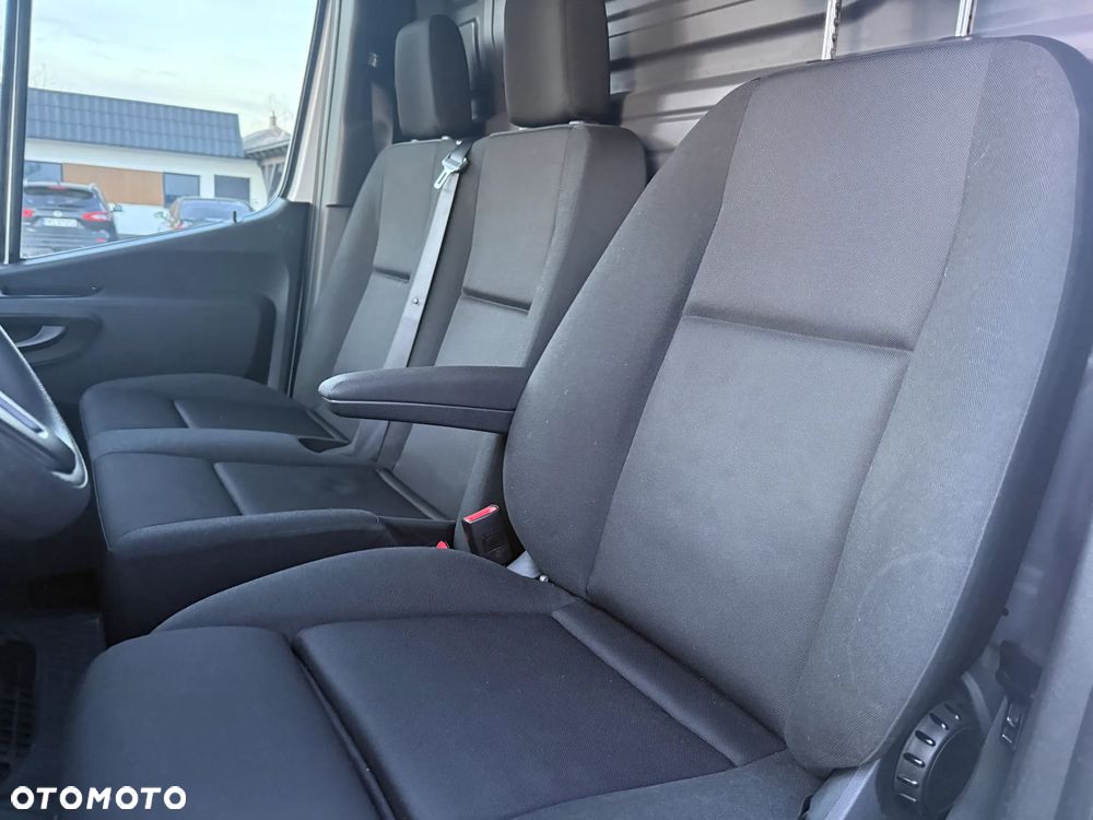 Mercedes-Benz SPRINTER - 13