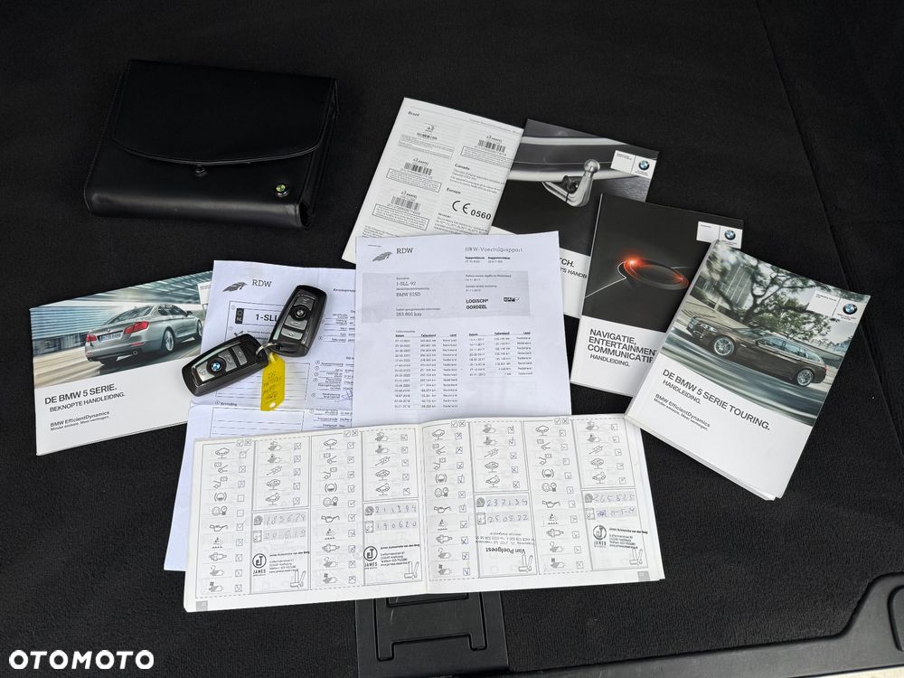 BMW Seria 5 525d Luxury Line - 37