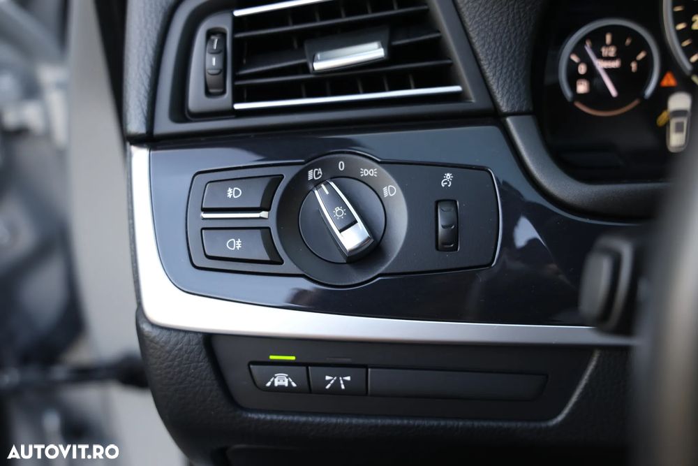BMW Seria 5 518d Aut. - 25
