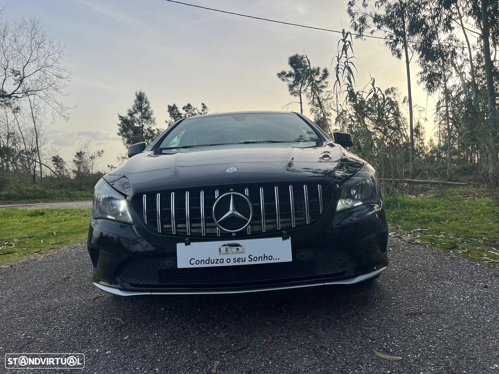 Mercedes-Benz CLA 180 d Shooting Brake AMG Line - 21