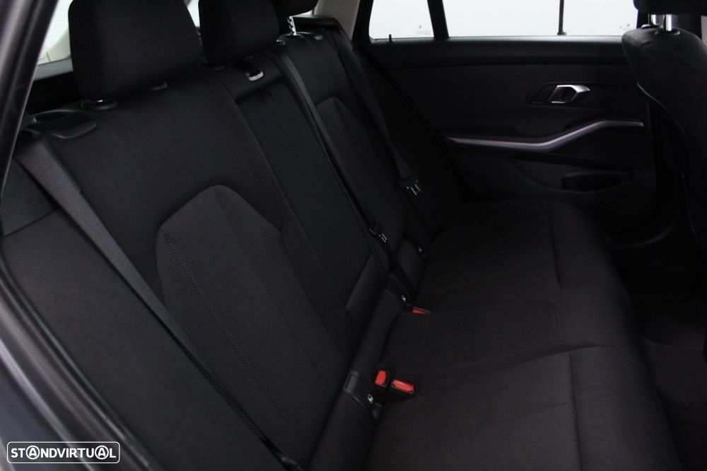 BMW 330 e Touring Auto - 15