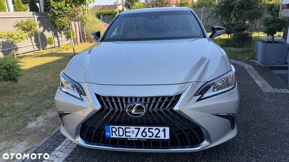 Lexus ES 300h Business Edition - 3
