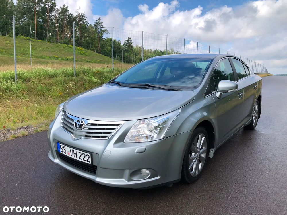Toyota Avensis 1.8 Active - 13