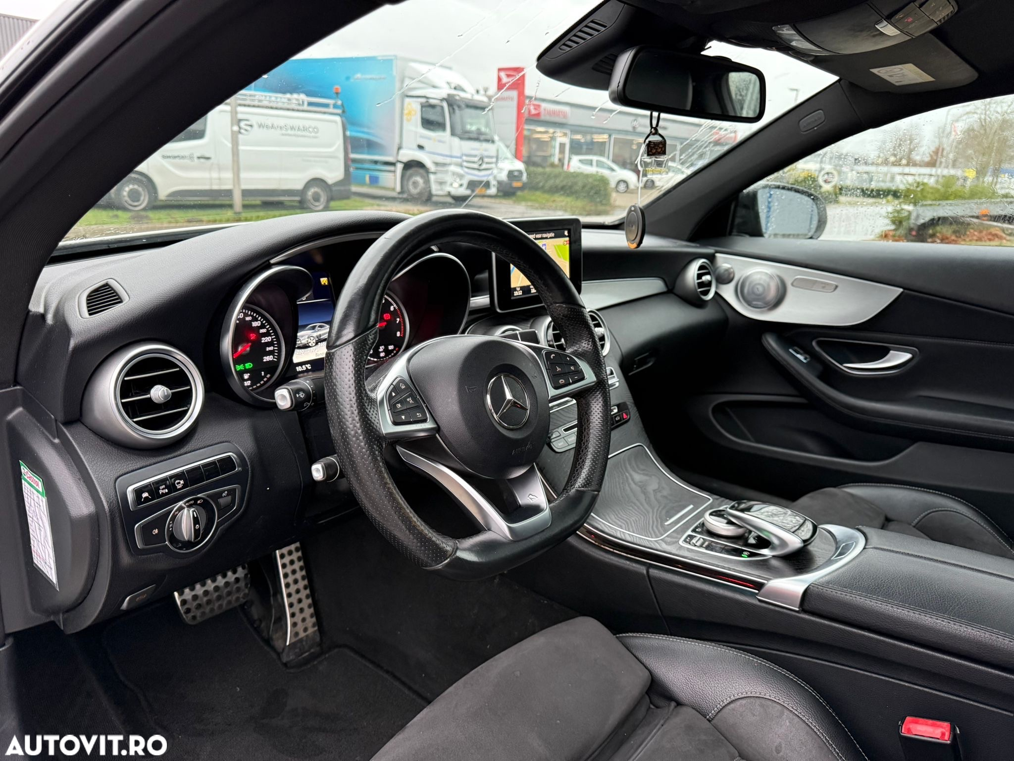 Mercedes-Benz C 200 Coupe 4Matic 9G-TRONIC AMG Line - 9