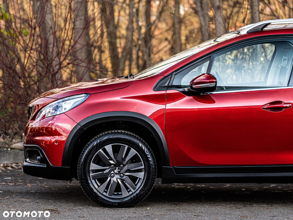 Peugeot 2008 1.6 BlueHDi Allure S&S - 10