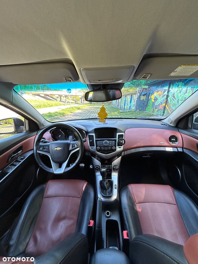 Chevrolet Cruze - 14