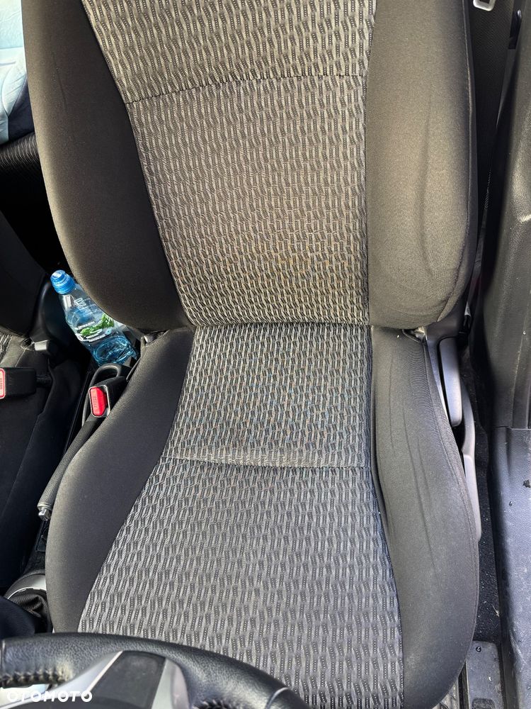 Toyota Yaris 1.4 D-4D Life - 8