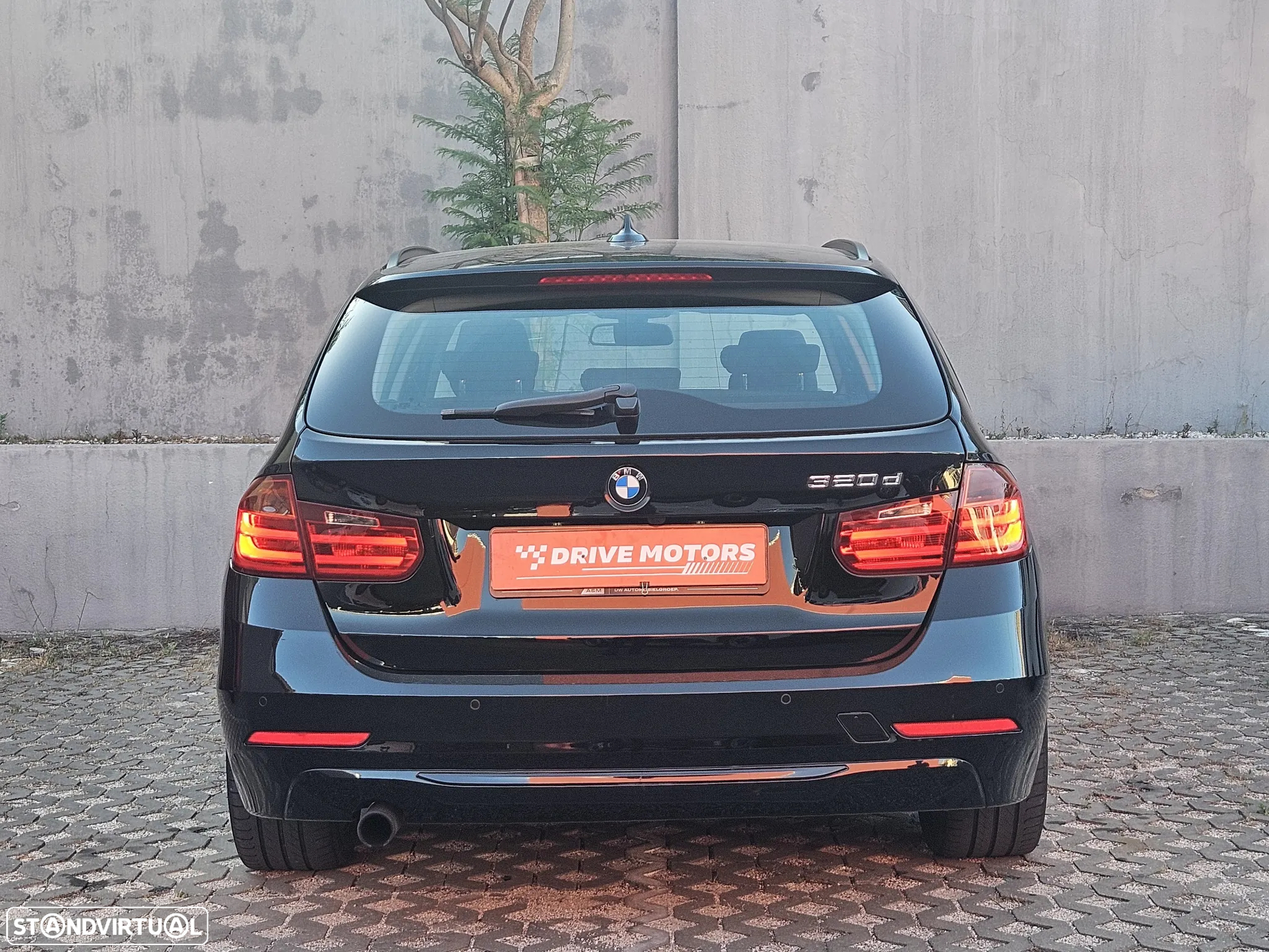 BMW 320 d DPF Touring Edition Sport - 12