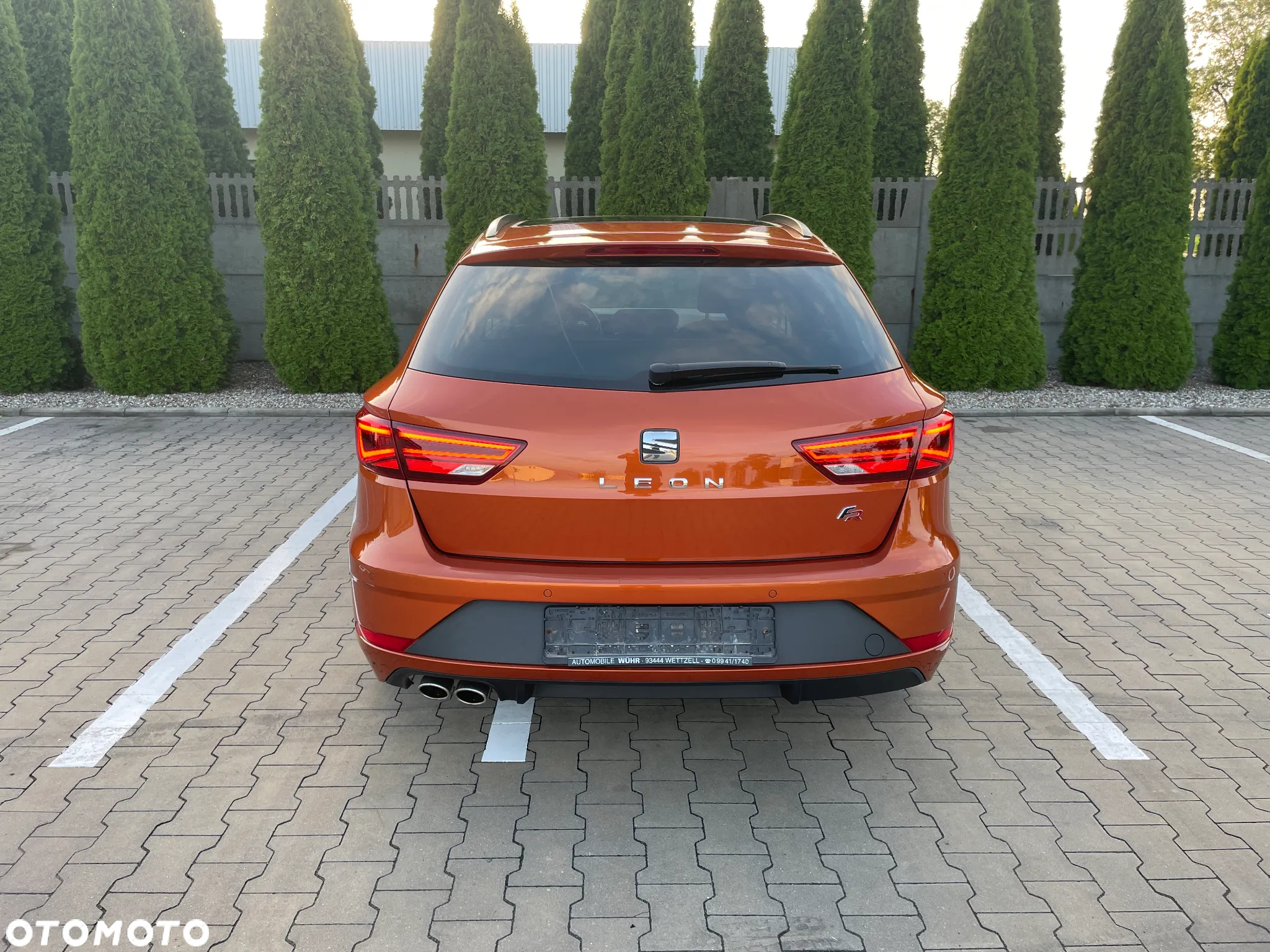 Seat Leon Sportstourer 2.0 TSI OPF DSG FR Plus - 12