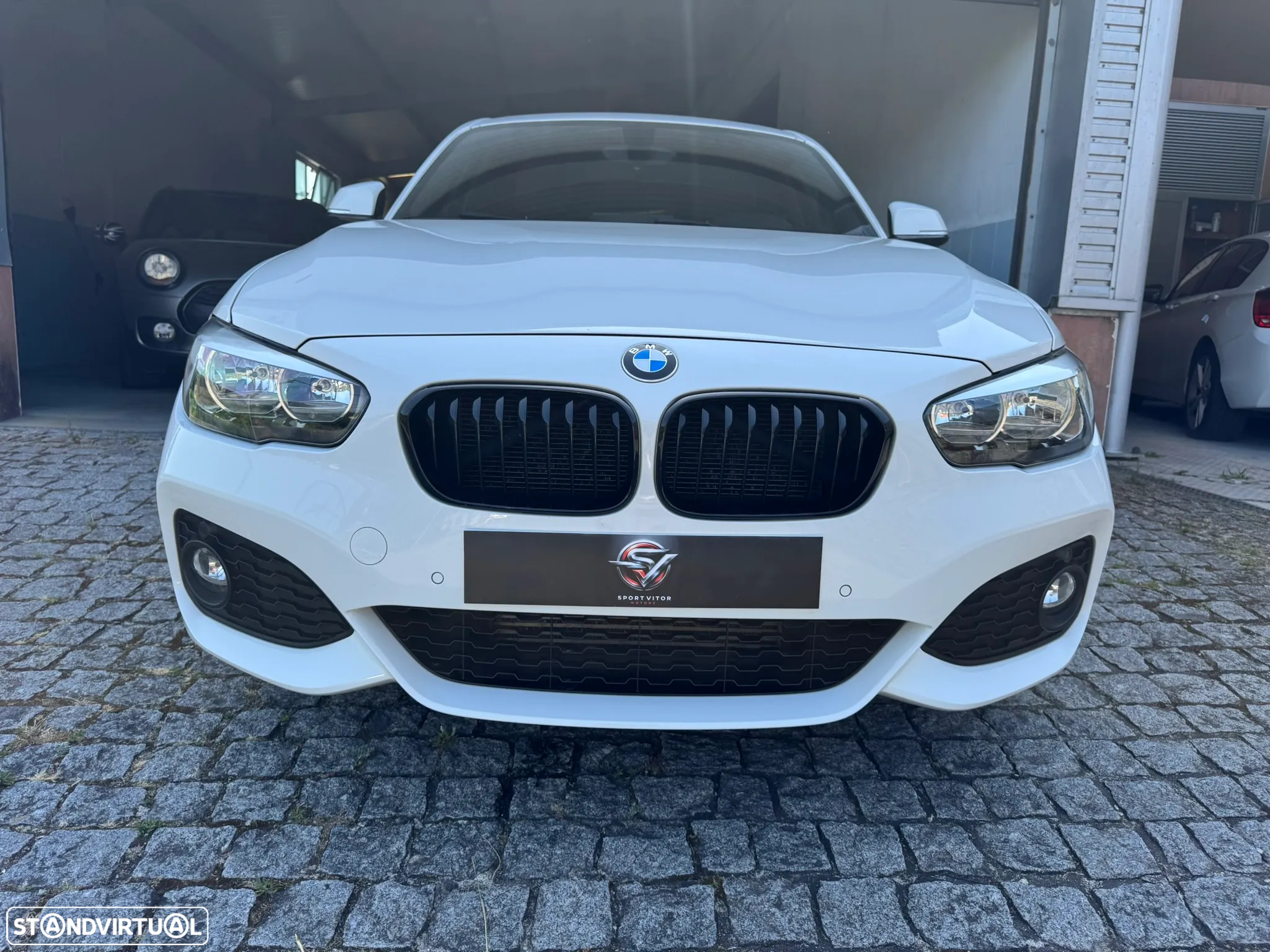 BMW 118 d Pack Desportivo M - 4