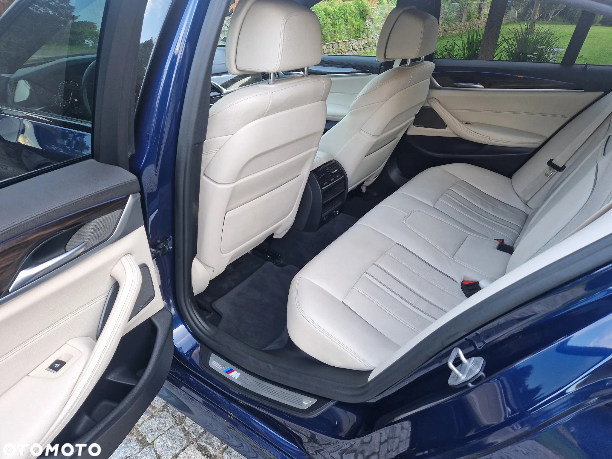 BMW Seria 5 520d xDrive - 12