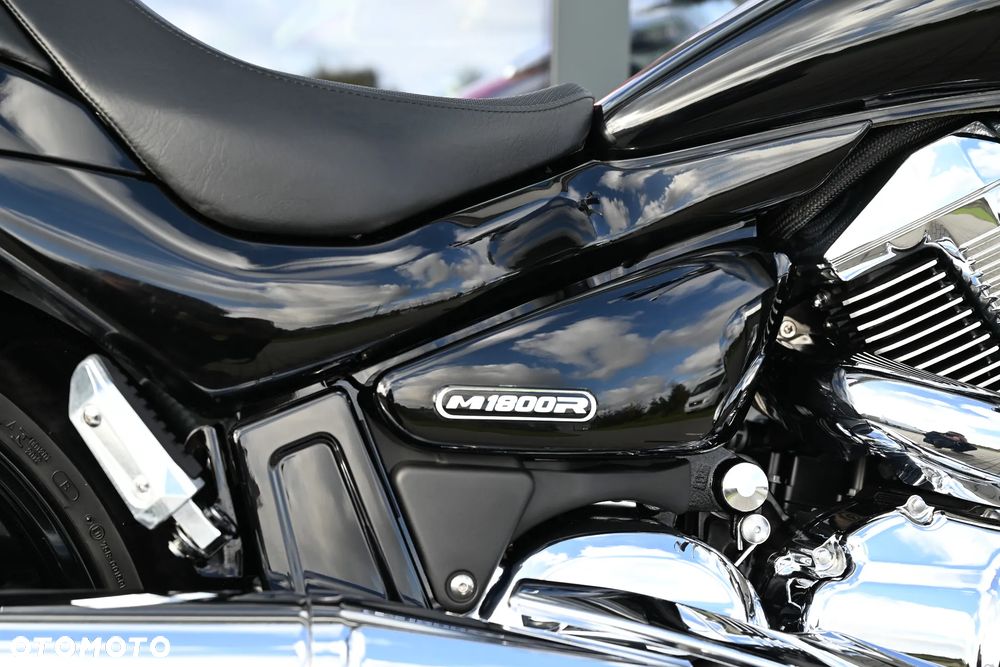 Suzuki Intruder - 22