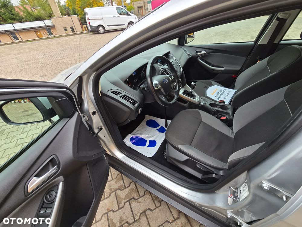 Ford Focus SW ver-1-0-ecoboost-start--stopp--system-trend - 16