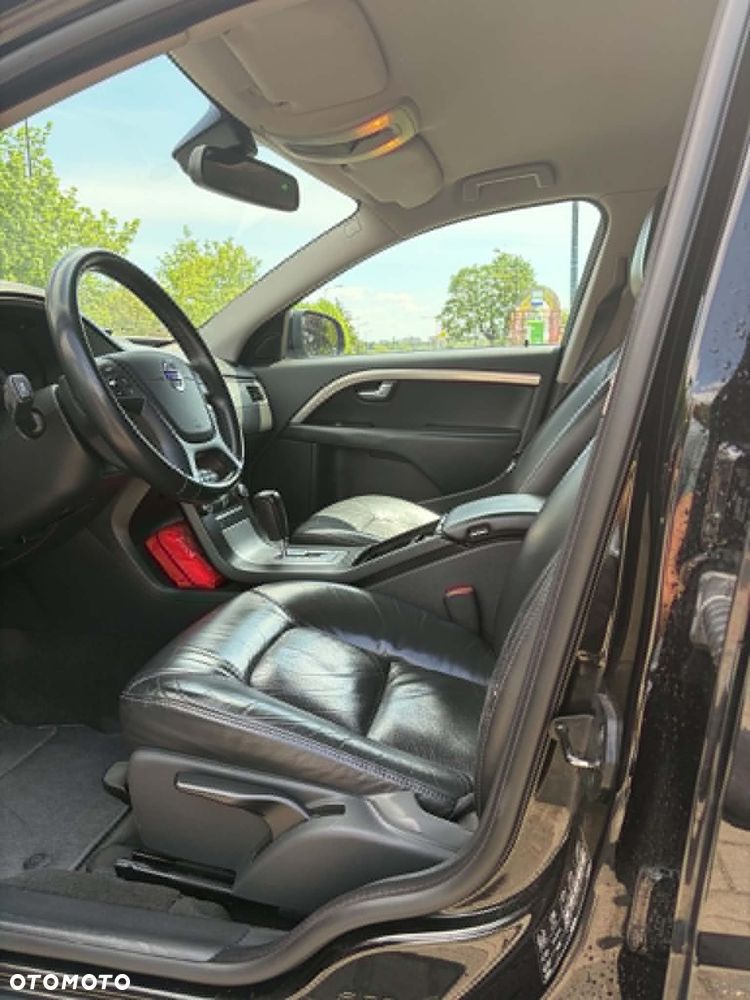 Volvo V70 2.4D Momentum - 13