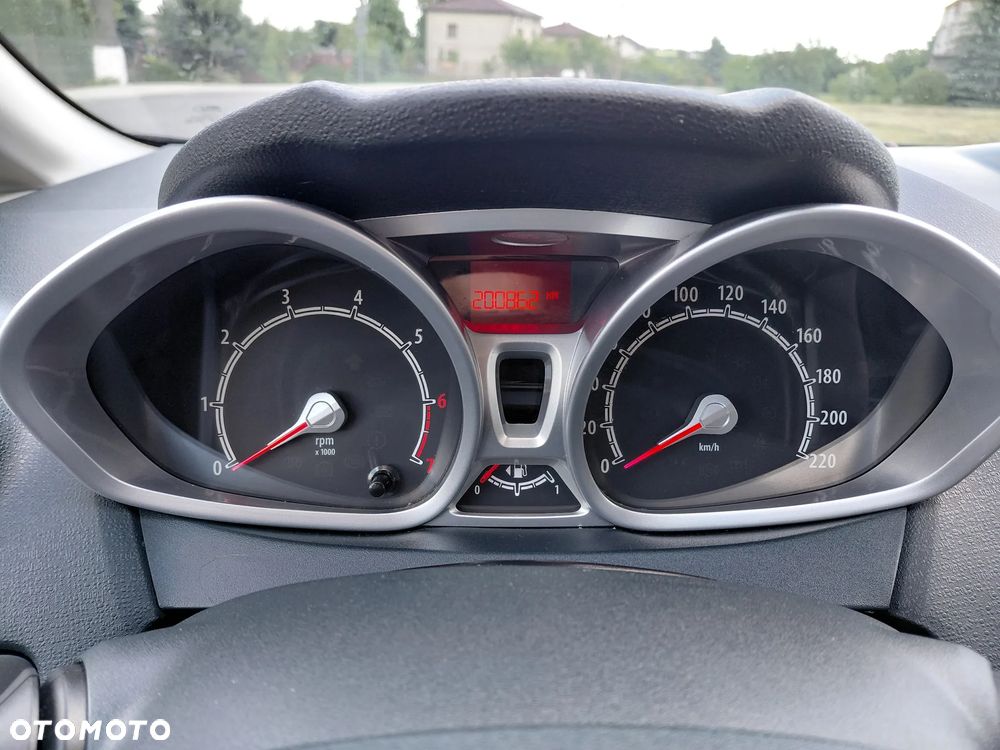 Ford Fiesta 1.25 Titanium EU5 - 17