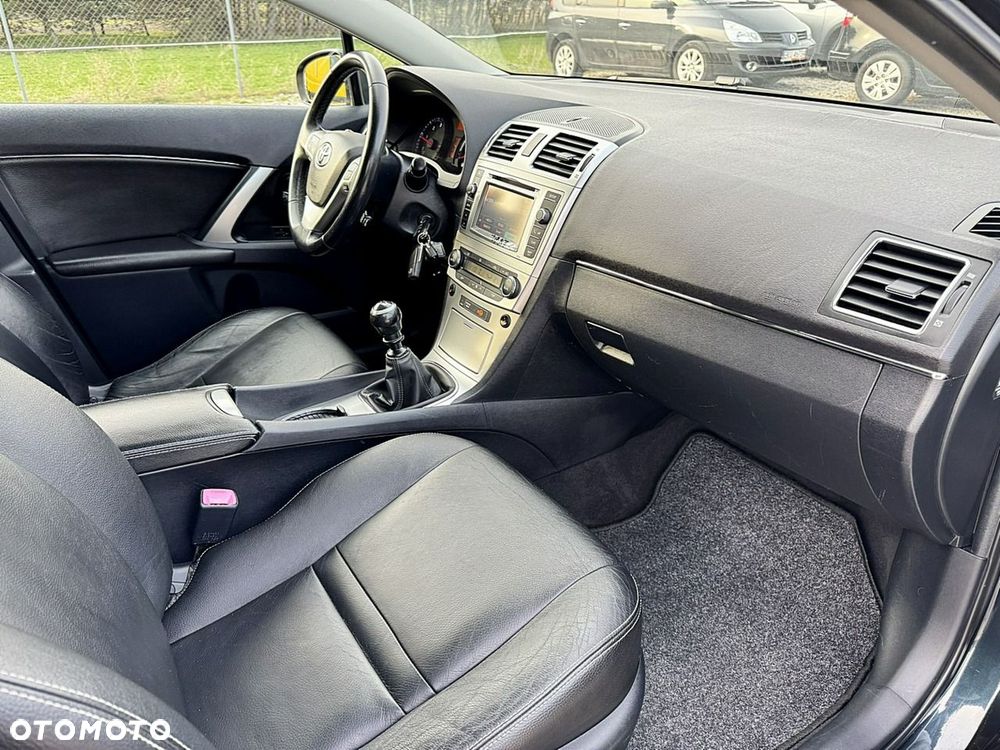 Toyota Avensis - 11