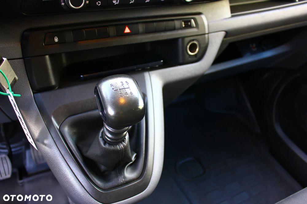 Peugeot EXPERT 2.0 122KM L3H1 BRYGADÓWKA 6 OSÓB LONG NAVIGACJA MAŁY PRZEBIEG 42 TYŚ KM  FV23% - 26