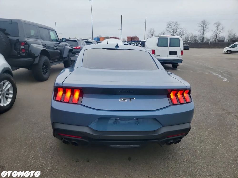 Ford Mustang 5.0 V8 GT - 6