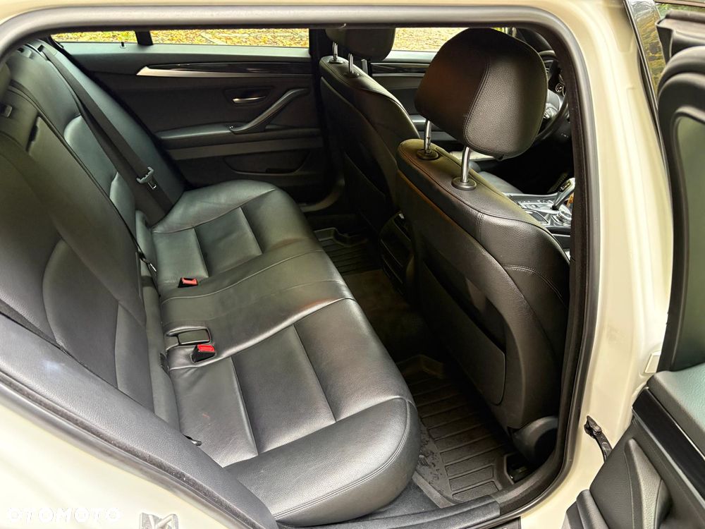 BMW Seria 5 525d xDrive Sport-Aut Luxury Line - 20