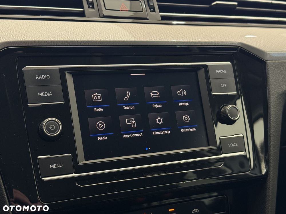 Volkswagen Passat - 27