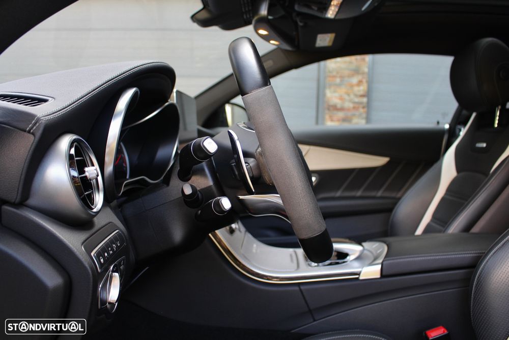 Mercedes-Benz C 63 AMG S - 35