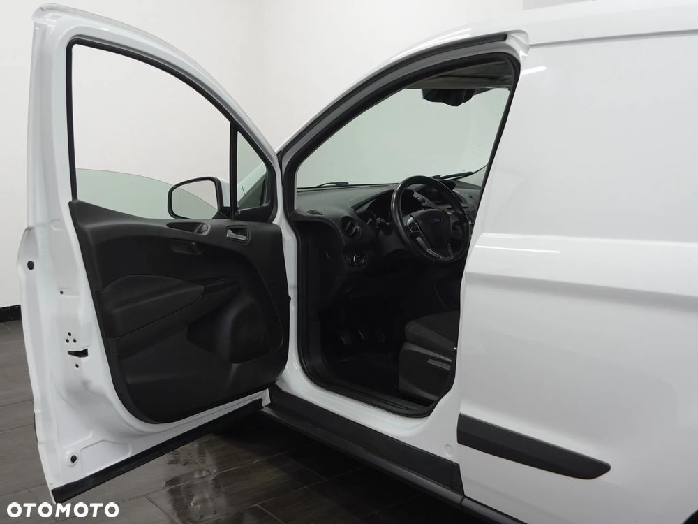 Ford Transit COURIER - 17