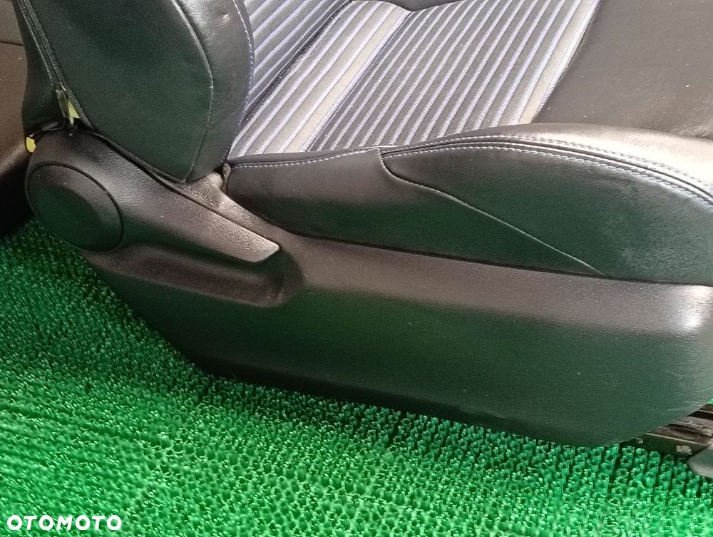 TOYOTA RAV4 od 2019r Fotele Kanapy Boczki - 5