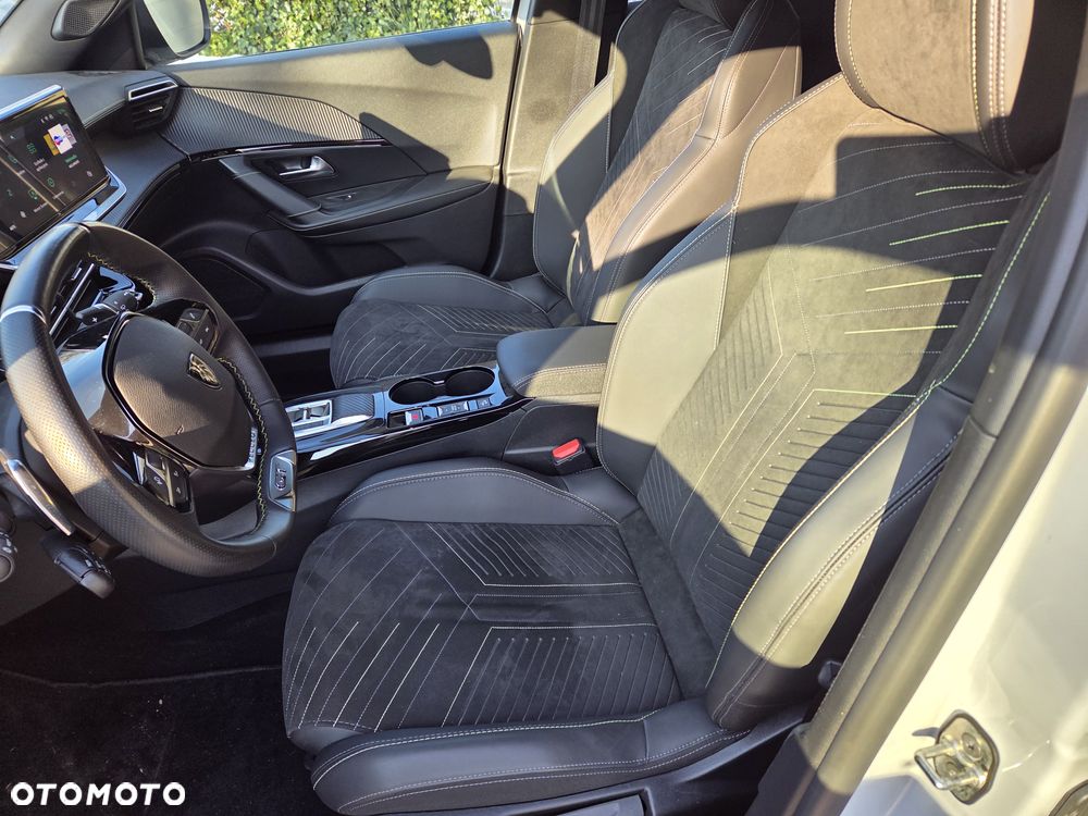 Peugeot 2008 1.2 Pure Tech GPF Allure S&S EAT6 - 10