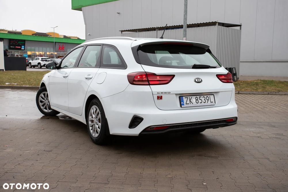 Kia Ceed - 4