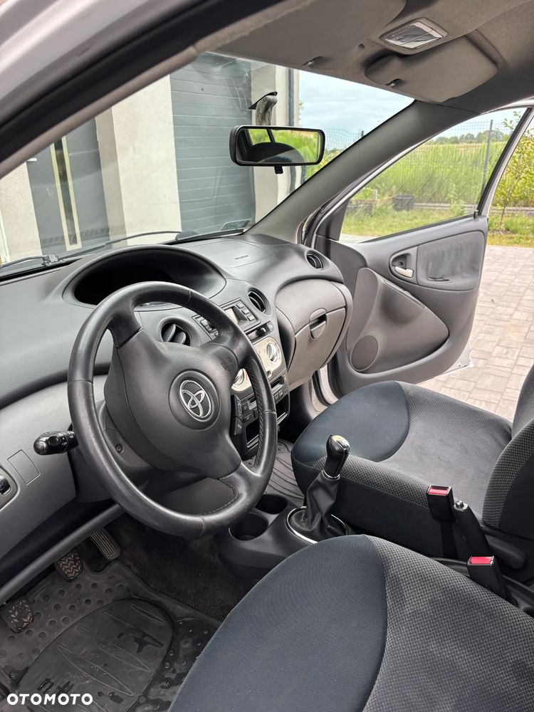 Toyota Yaris 1.4 D-4D - 14