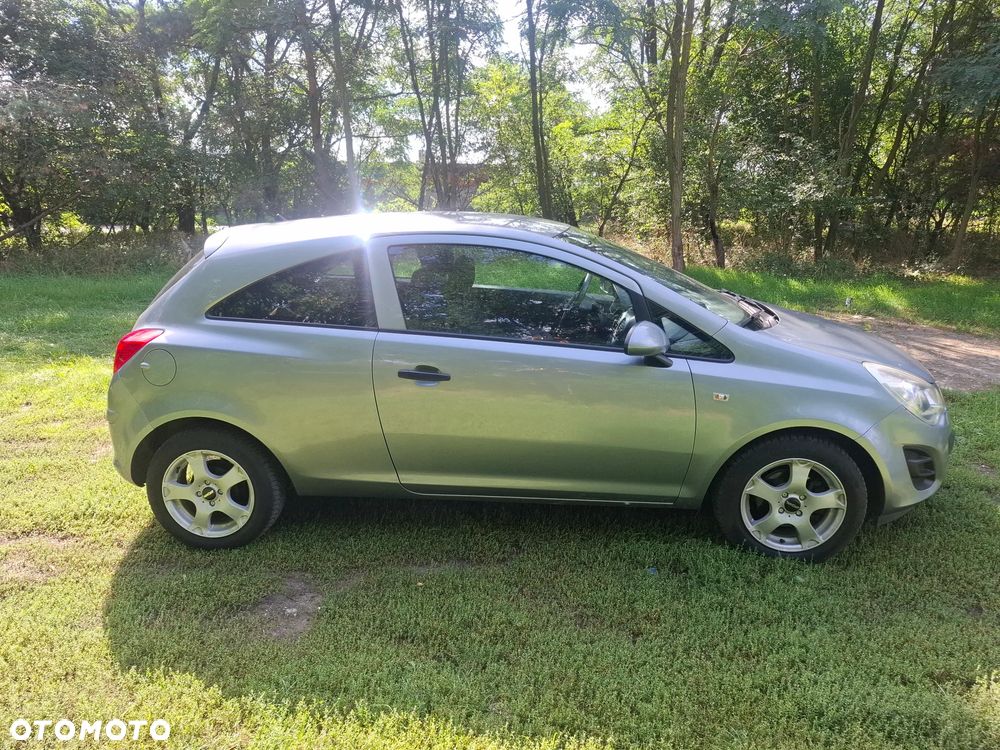 Opel Corsa 1.2 16V Edition / Active - 4