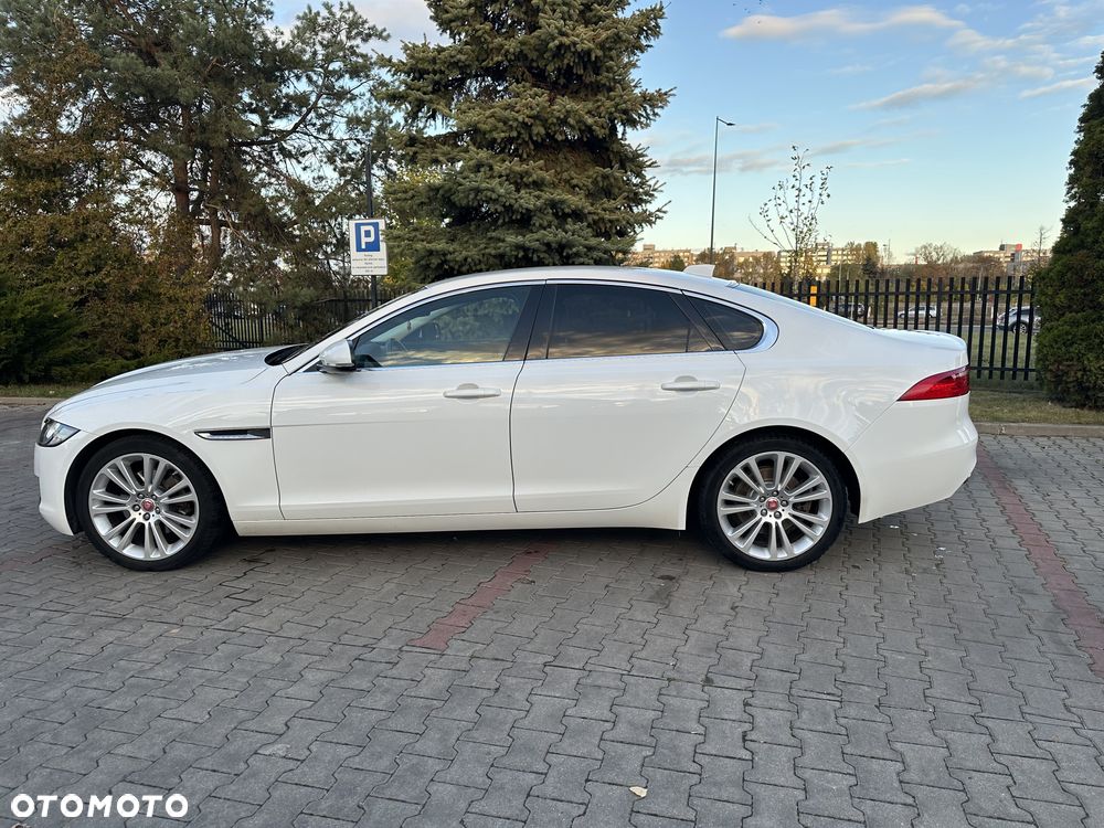 Jaguar XF 2.0 i4D Portfolio - 9
