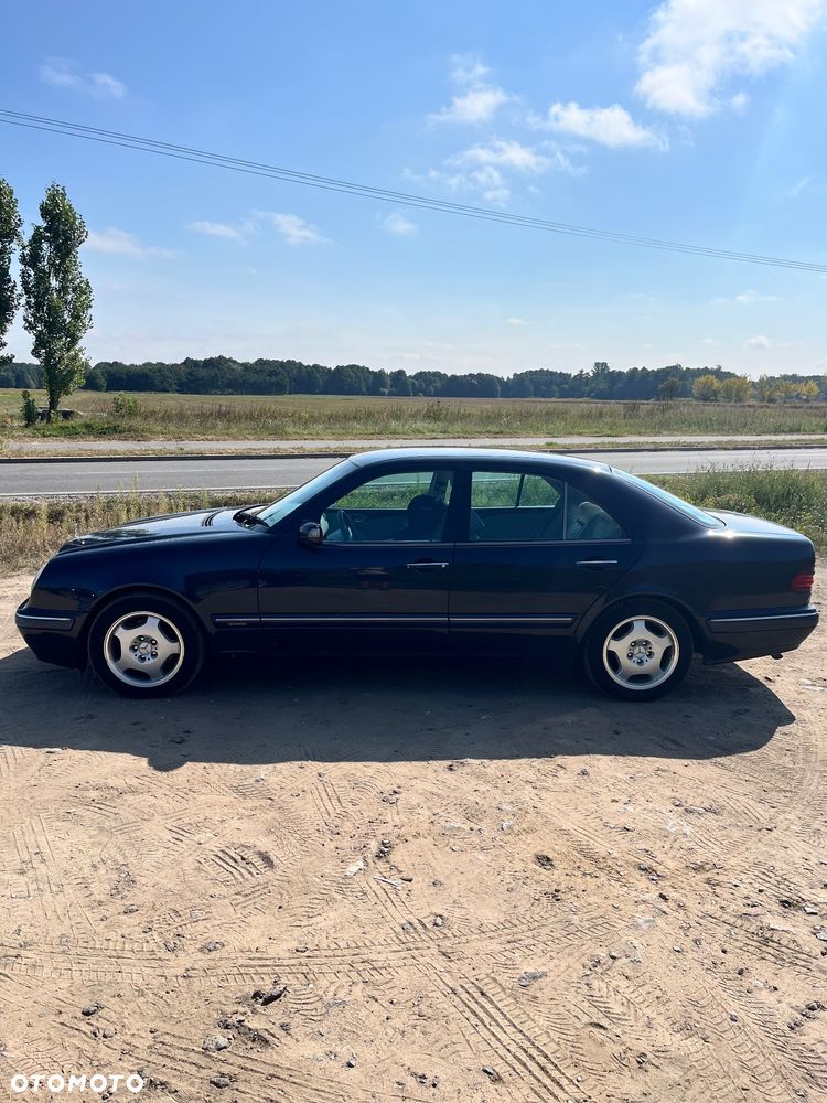 Mercedes-Benz Klasa E - 4