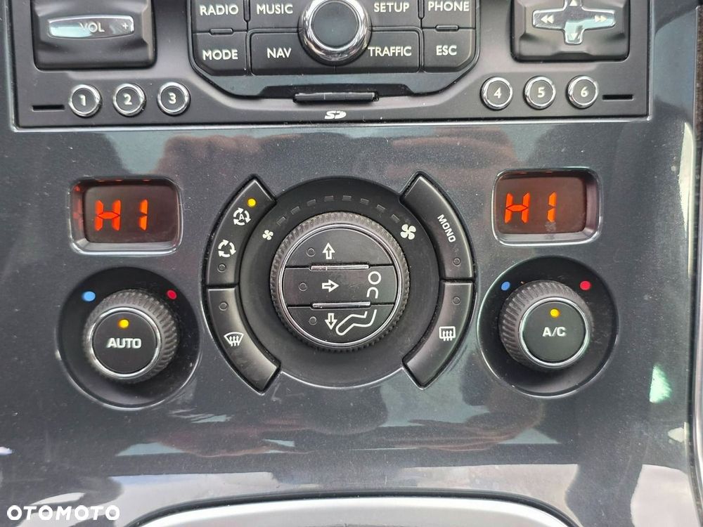 Peugeot 3008 1.6 THP Allure - 25