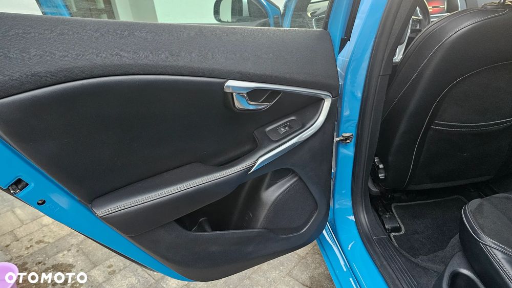 Volvo V40 D4 Drive-E R-Design Momentum - 21