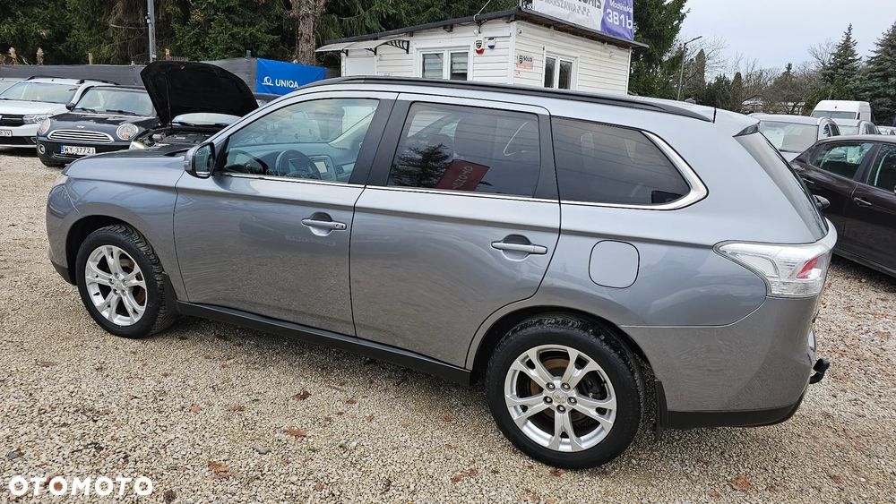 Mitsubishi Outlander 2.2 DID Intense + - 25