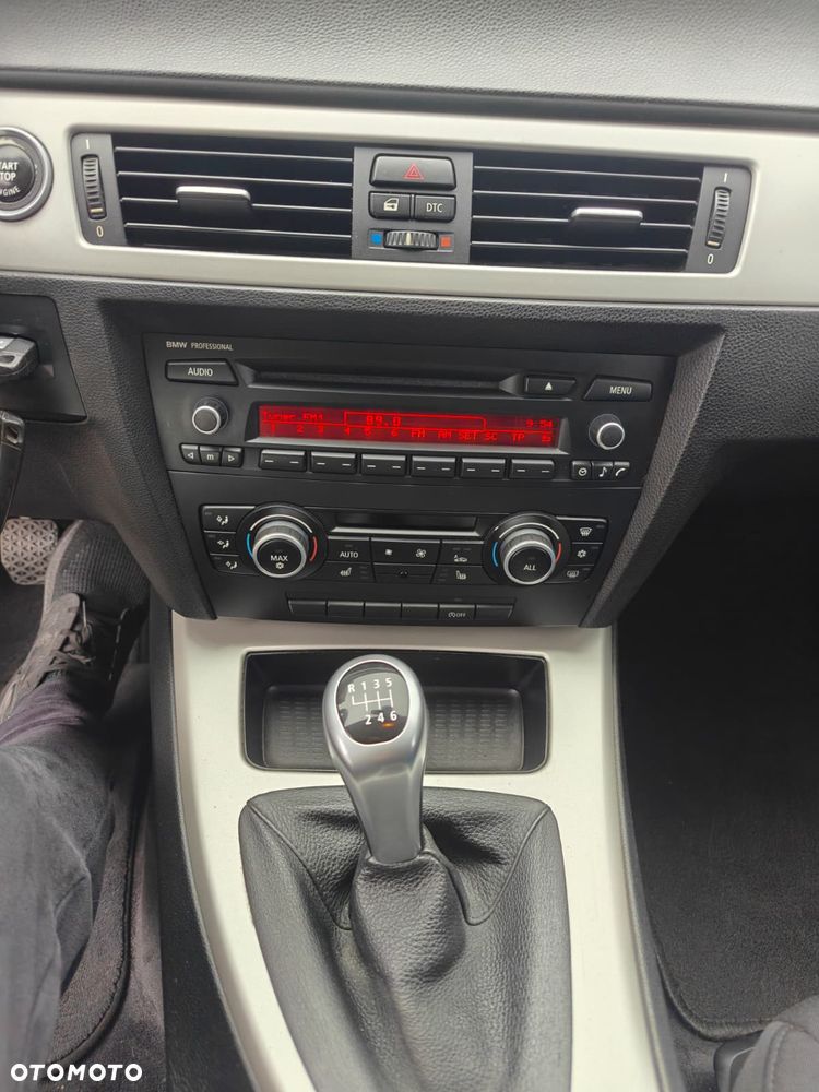 BMW Seria 3 318d DPF - 6