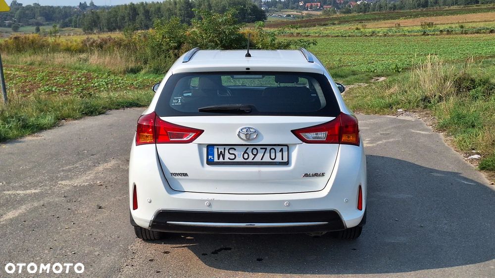 Toyota Auris 1.6 Premium - 5
