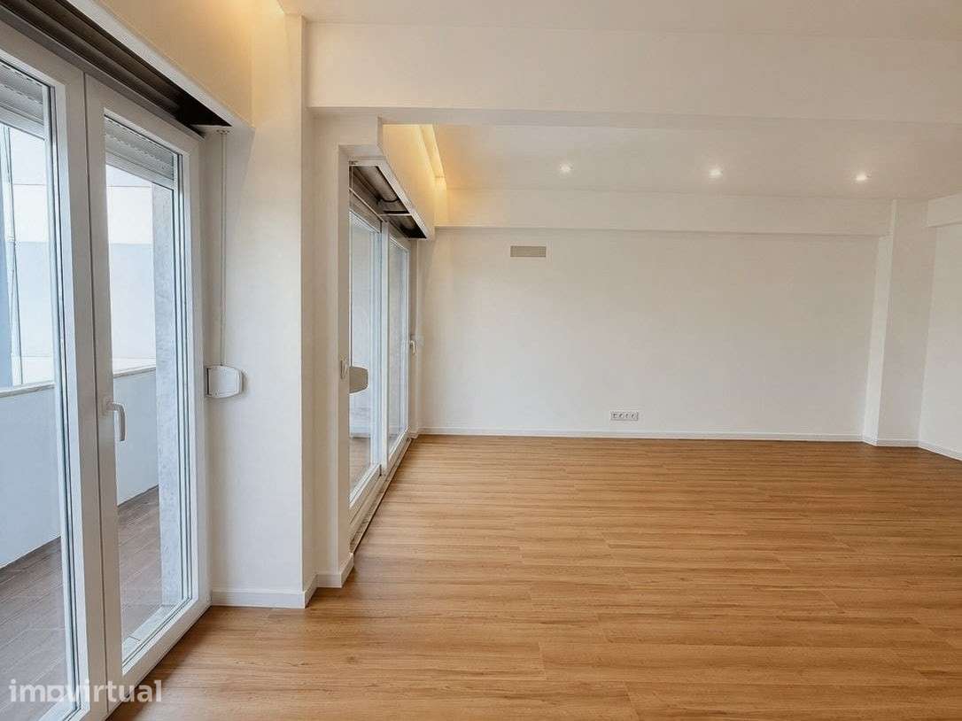 T3 Remodelado em Carnaxide | Sala de 40 m² e Duas Varandas - Grande imagem: 3/23