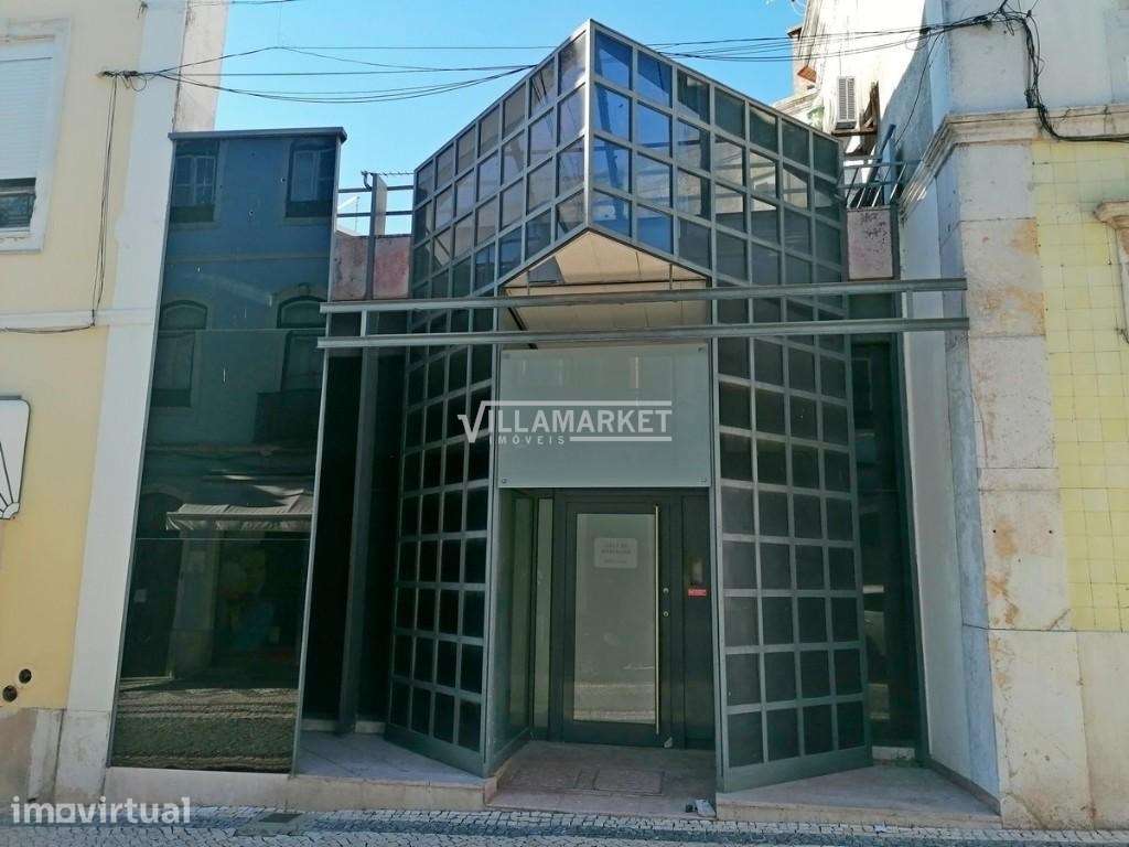 Edifício com R/C e 1º Andar da banca destinado a serviços situado na z - Grande imagem: 3/9