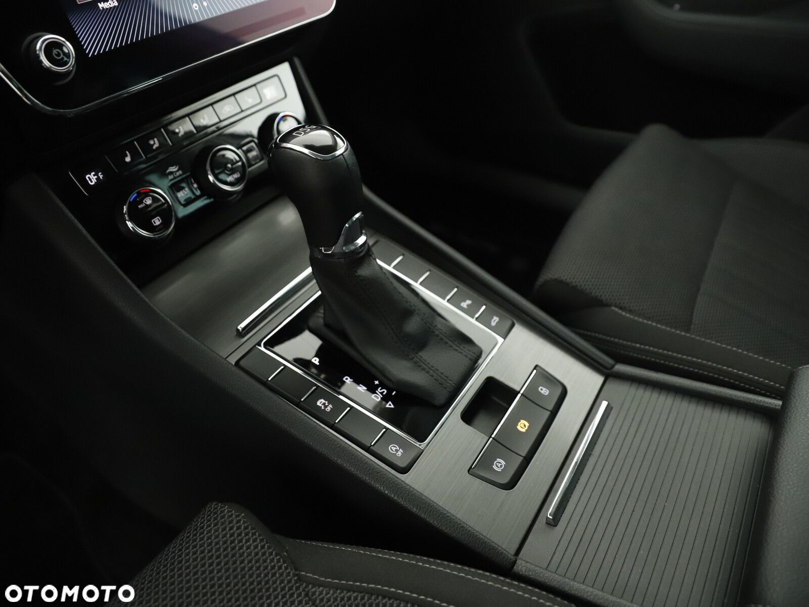 Skoda Superb 2.0 TDI SCR Style DSG - 20