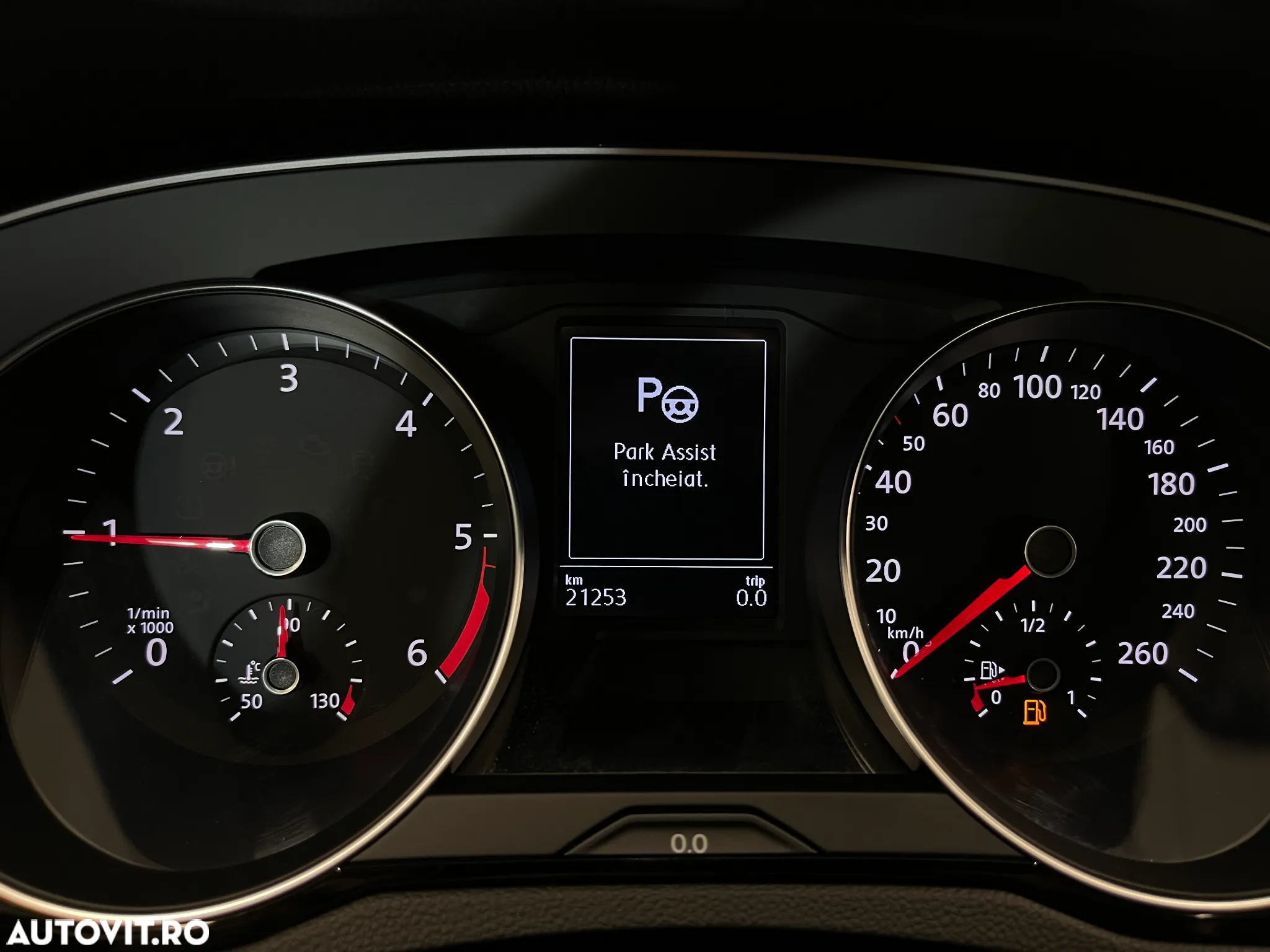 Volkswagen Passat 2.0 TDI DSG Comfortline - 29