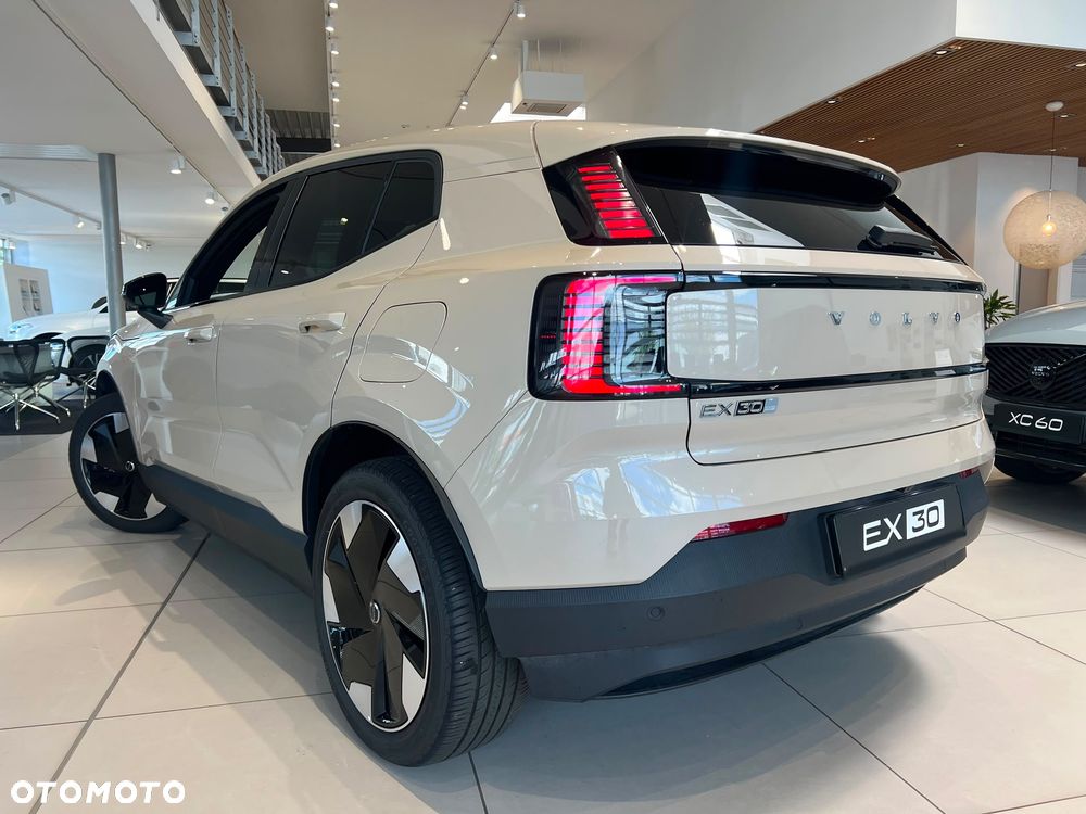 Volvo EX30 69kWh Twin Motor Plus - 6