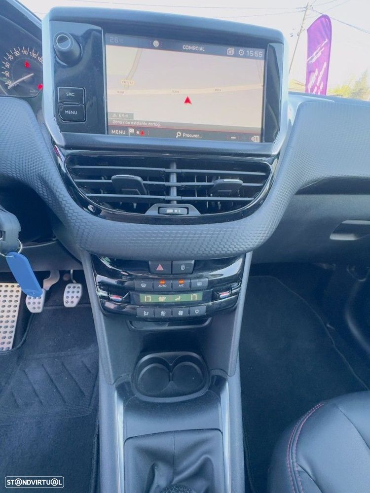 Peugeot 208 1.2 PureTech GT Line - 19