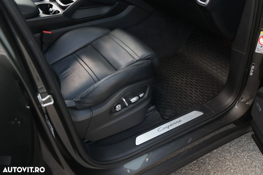 Porsche Cayenne E-Hybrid Tiptronic S Platinum Edition - 17