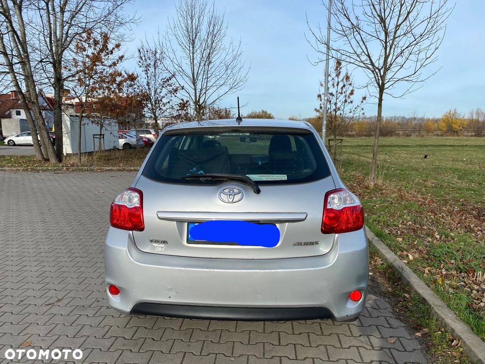 Toyota Auris 1.4 D-4D Terra - 4