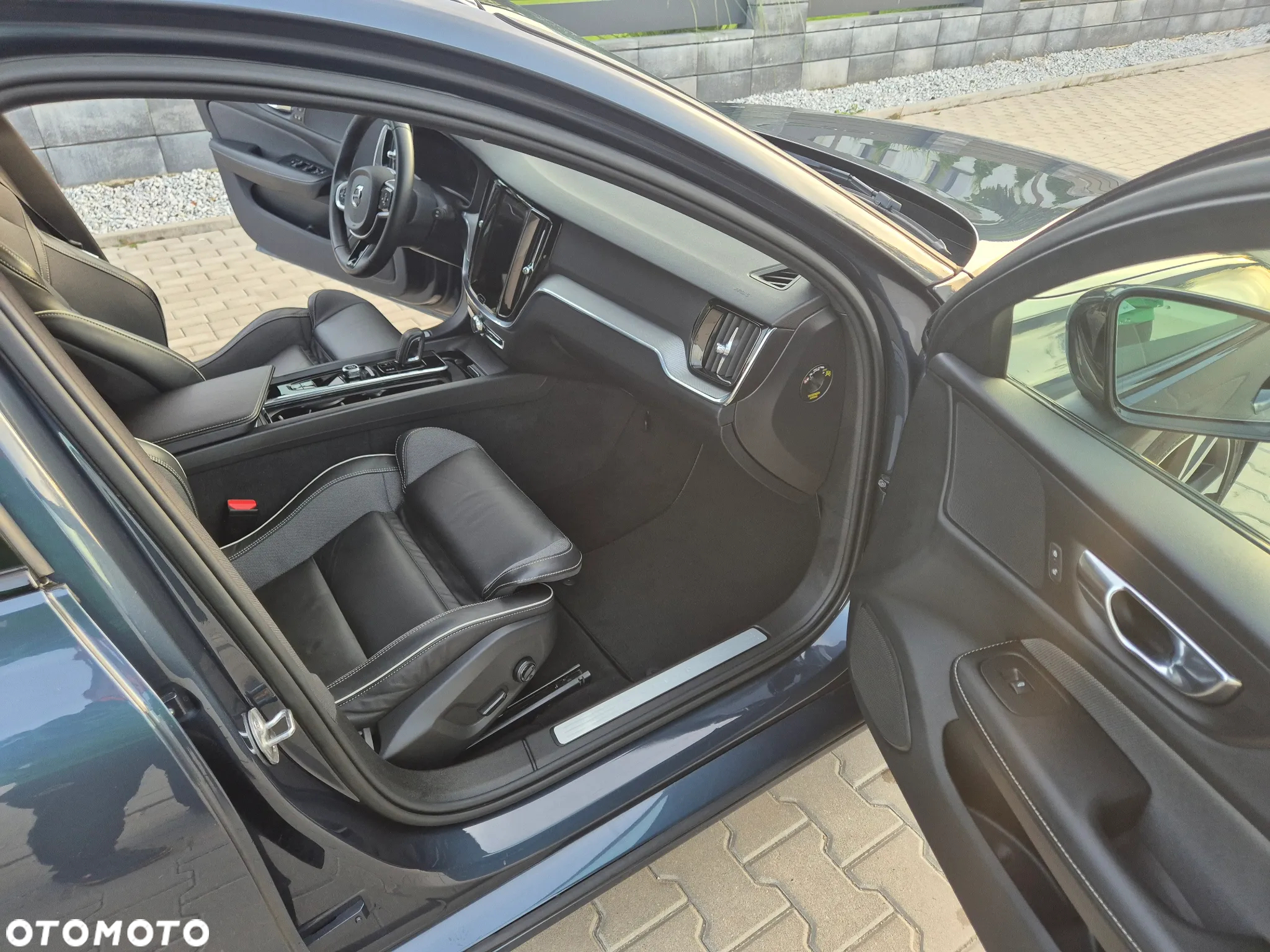 Volvo V60 T4 Momentum Pro - 14
