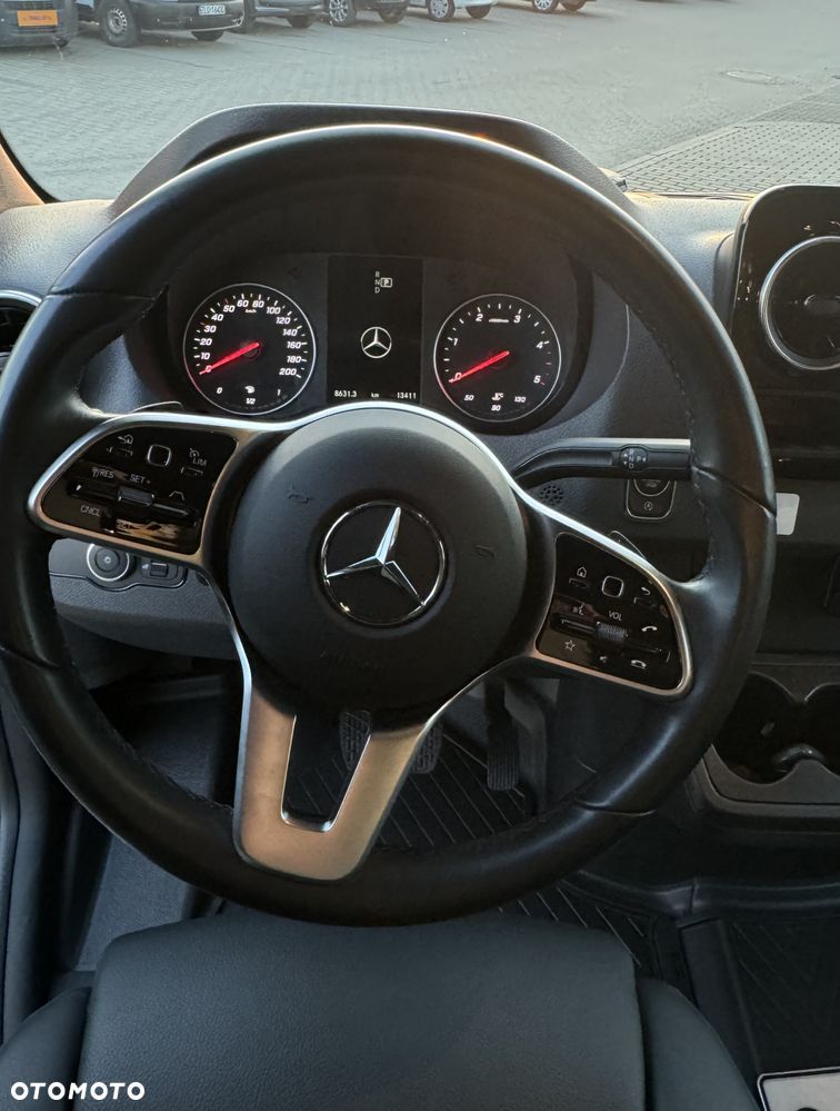 Mercedes-Benz Sprinter - 13