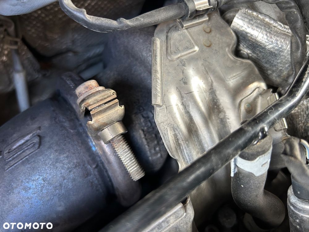 Volkswagen Golf R 4Motion (BlueMotion Technology) DSG - 25