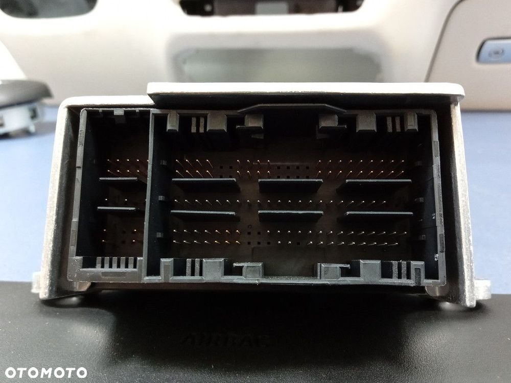 BMW X5 G05 DESKA KONSOLA PODUSZKI PASY HUD EU - 14